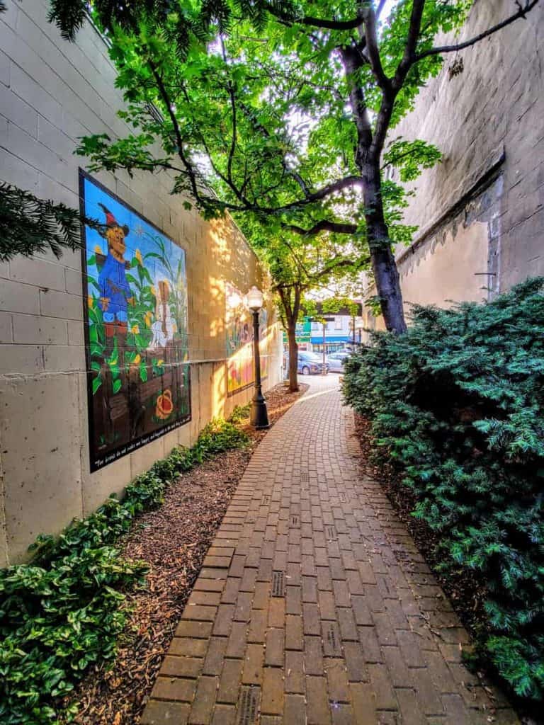 Yellow Brick Rd in Wamego, KS