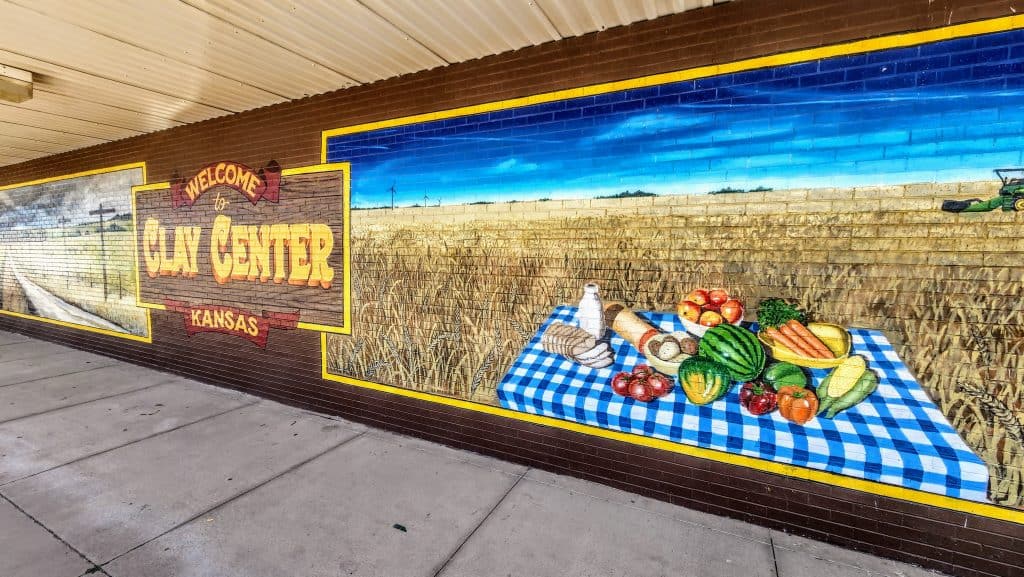 Farm to table mural in Clay Center, KS