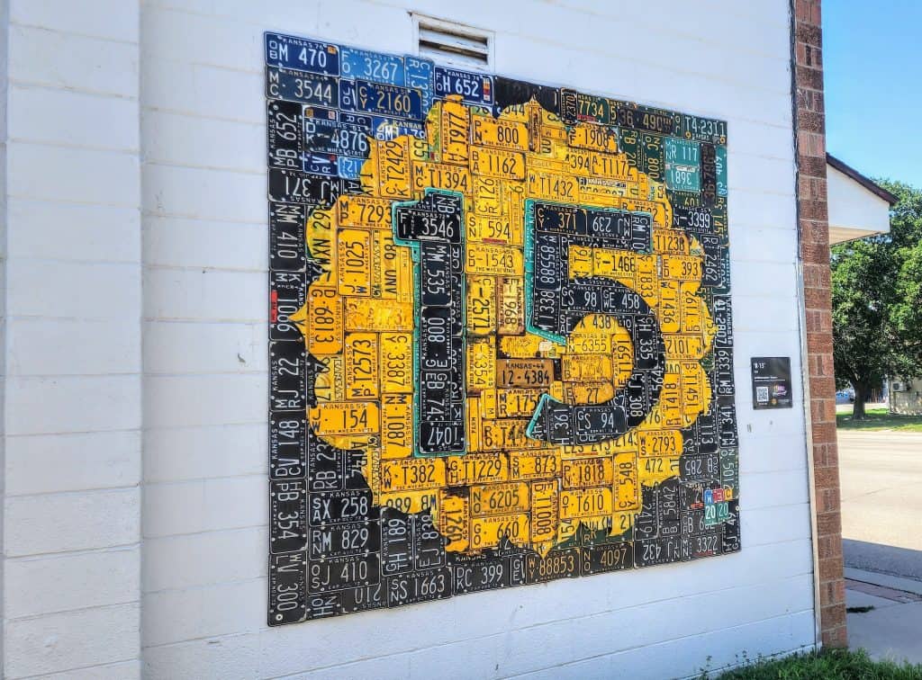 Highway 15 mural in Clay Center, KS